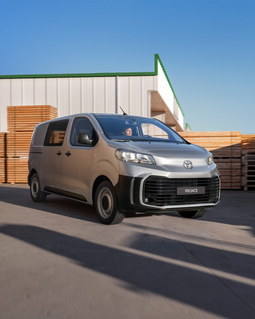 Samochód dostawczy z drugiej ręki – na co zwrócić uwagę i dlaczego Pewne Auto to bezpieczny wybór? 3 pl toy proace 1080x1350 july 2026 a